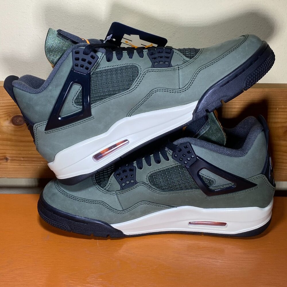 Air Jordan 4 Retro OG SP Undefeated Size 9 Men IB1519-200 - Picture 3 of 11